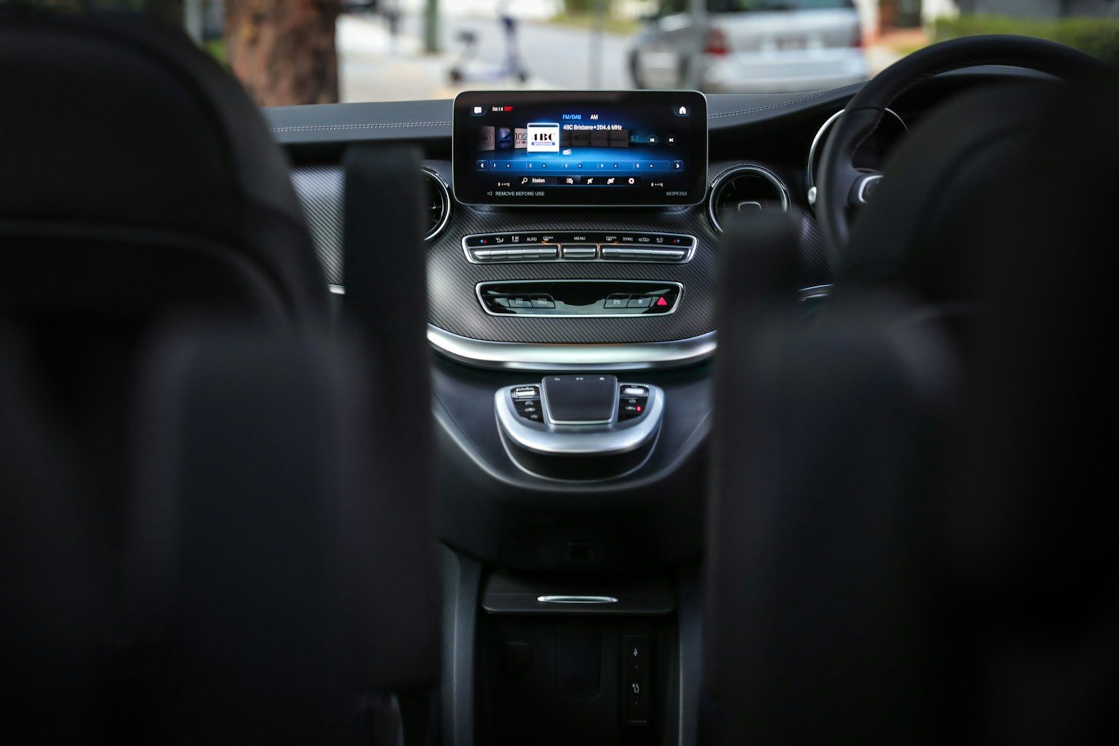 Can Using Limousine Services in Burlington Make Your Business Look Better?